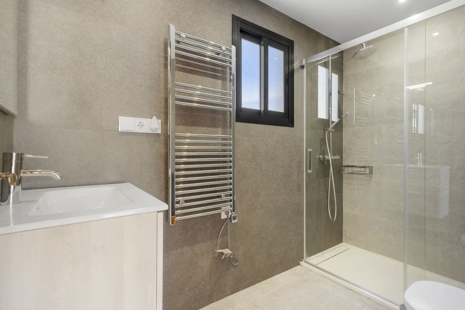 5 bedroom Townhouse for sale in Calahonda with pool garage - € 525,000 (Ref: 9481564)