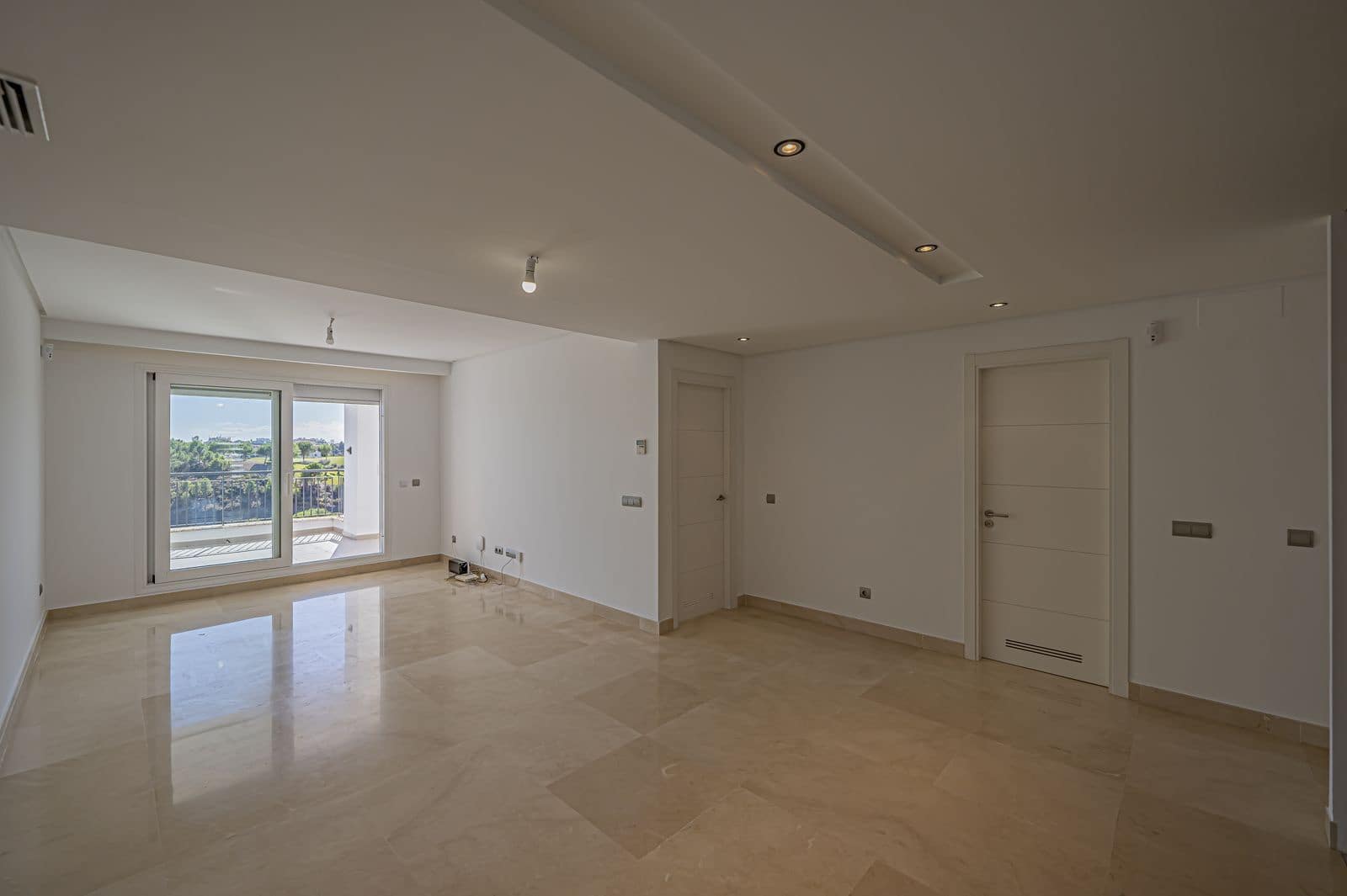 3 bedroom Apartment for sale in Los Arqueros with pool garage - € 549,000 (Ref: 9481565)