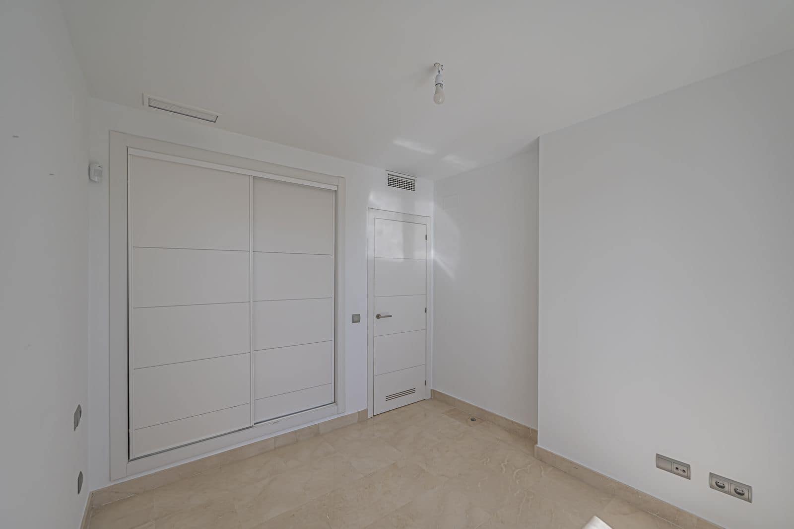 3 bedroom Apartment for sale in Los Arqueros with pool garage - € 549,000 (Ref: 9481565)