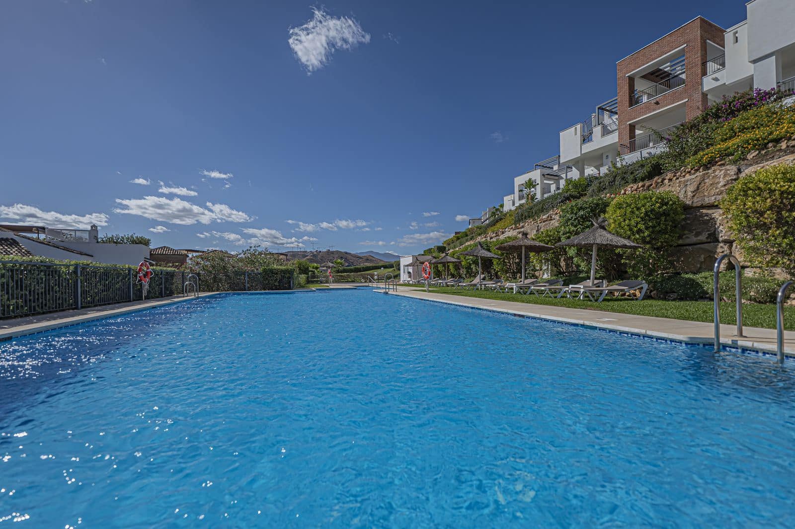 3 bedroom Apartment for sale in Los Arqueros with pool garage - € 549,000 (Ref: 9481565)