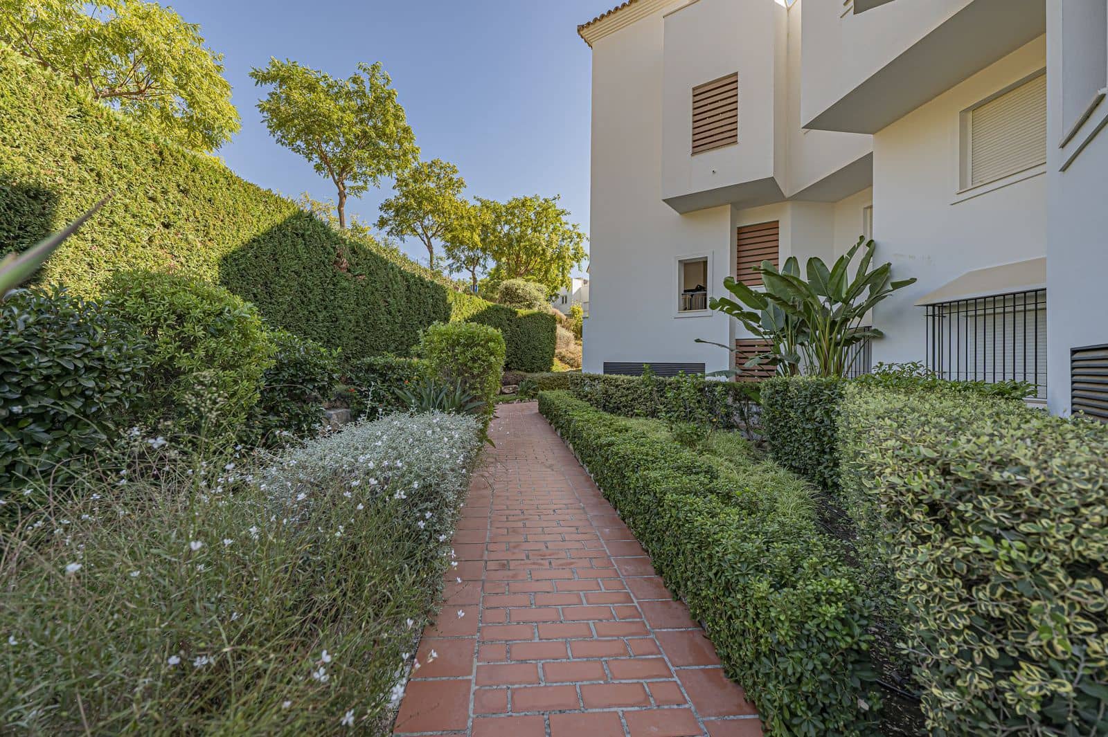 3 bedroom Apartment for sale in Los Arqueros with pool garage - € 549,000 (Ref: 9481565)