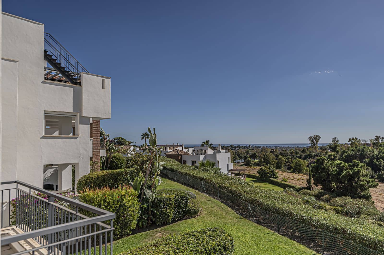 3 bedroom Apartment for sale in Los Arqueros with pool garage - € 549,000 (Ref: 9481565)