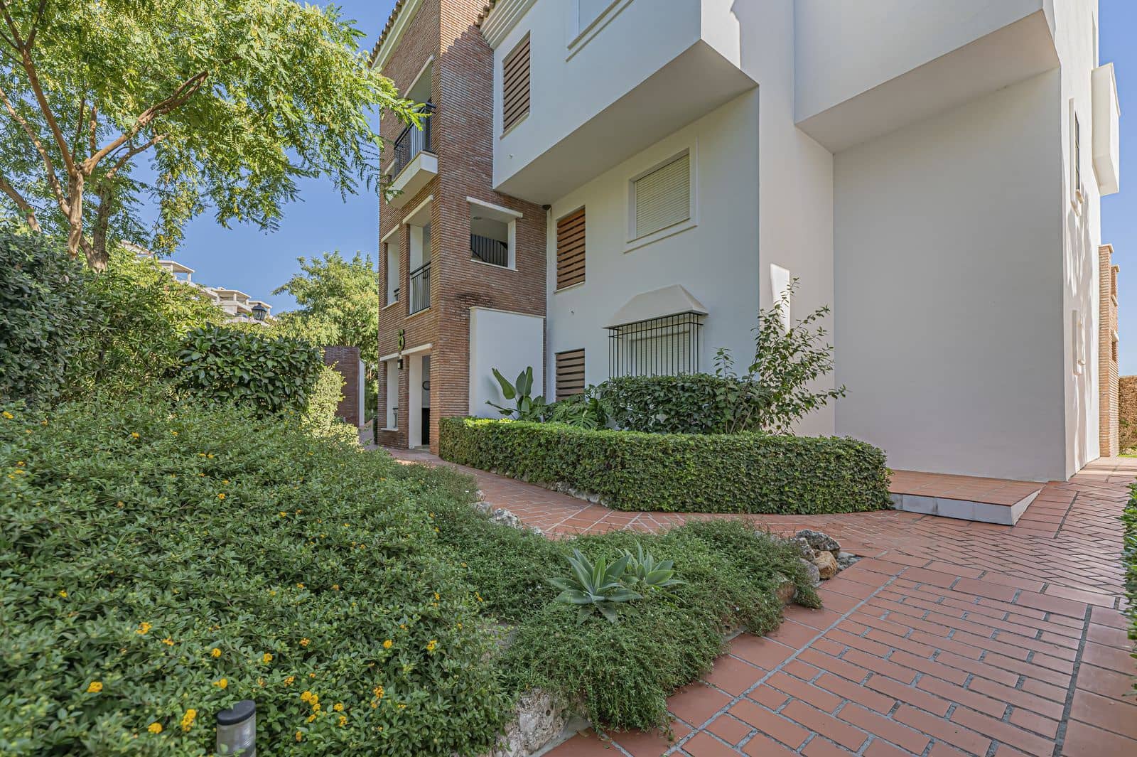 3 bedroom Apartment for sale in Los Arqueros with pool garage - € 549,000 (Ref: 9481565)