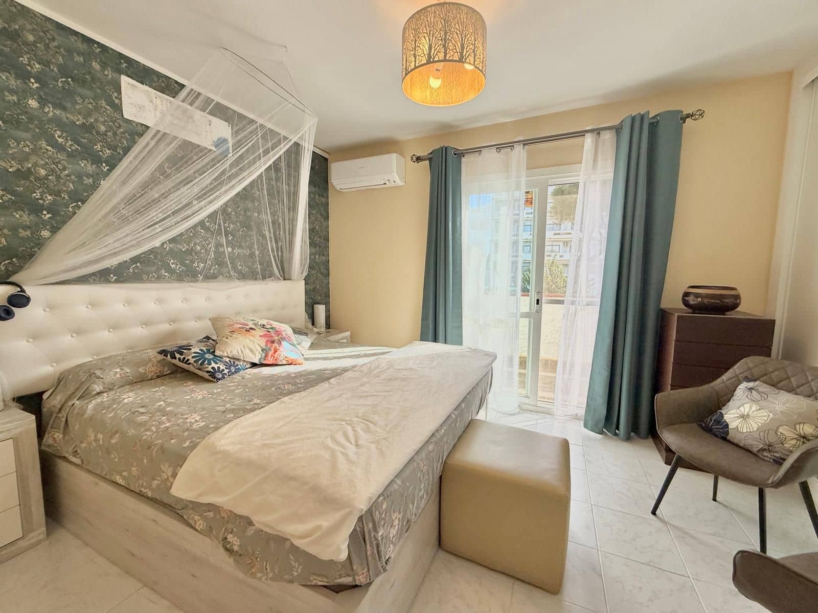 2 bedroom Semi-detached Villa for sale in Calahonda with pool garage - € 425,000 (Ref: 9481570)