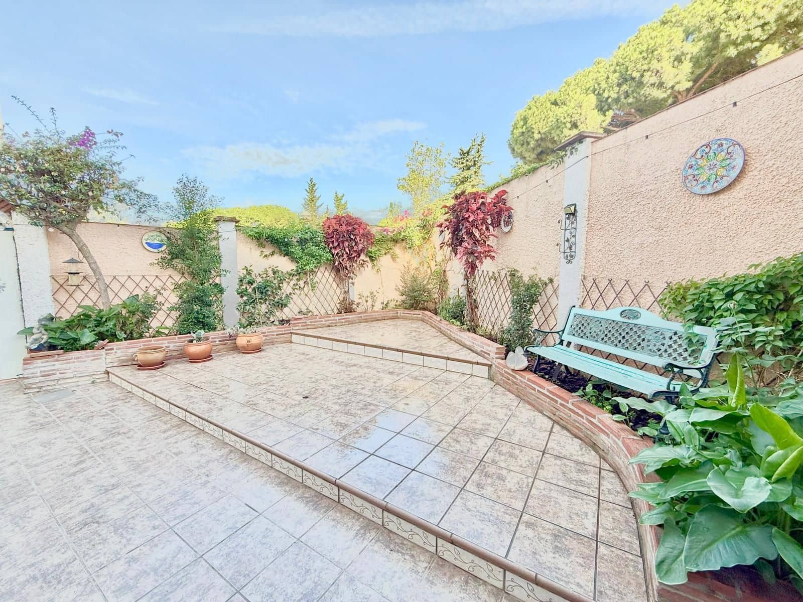 2 bedroom Semi-detached Villa for sale in Calahonda with pool garage - € 425,000 (Ref: 9481570)