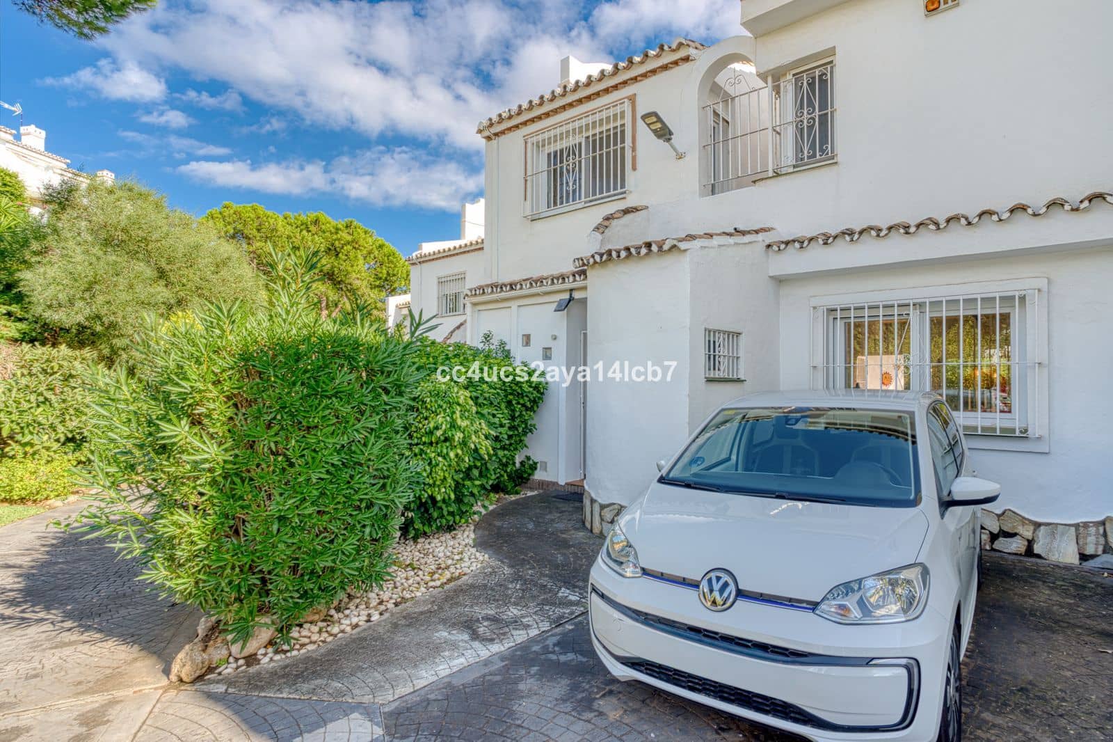 32 sypialnia Dom na sprzedaż w Calahonda z basenem garażem - 495 000 € (Ref: 9484095)