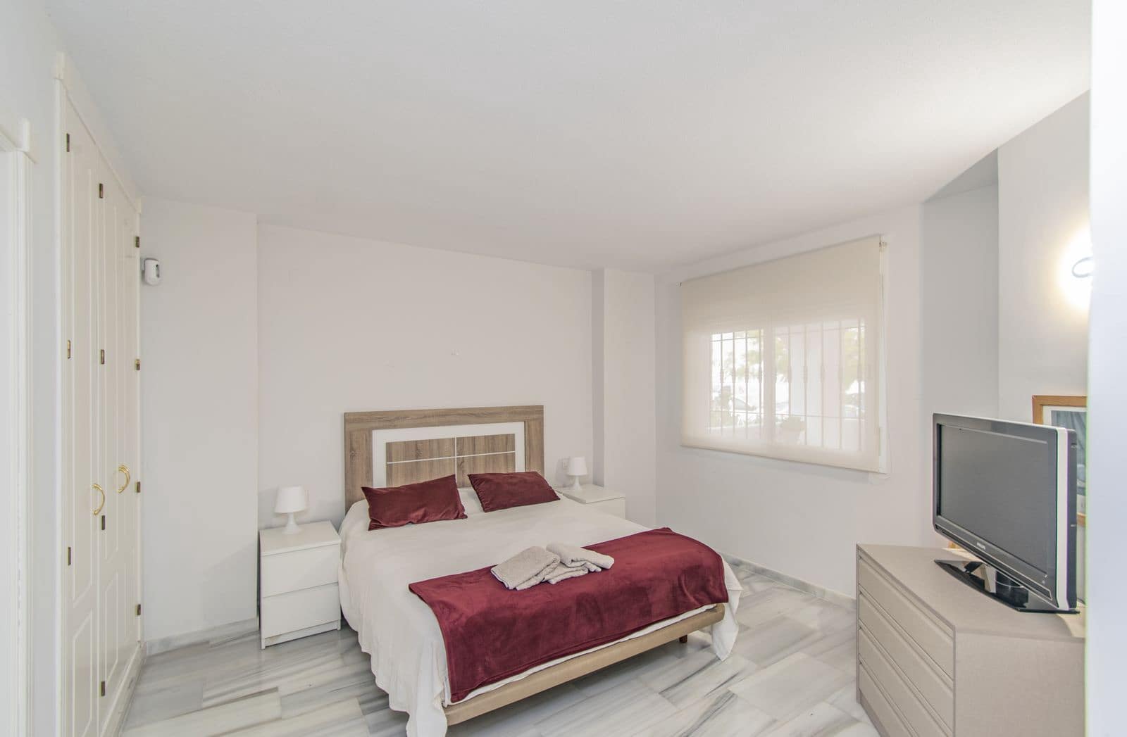 2 soverom Leilighet til salgs i Nueva Andalucia med svømmebasseng garasje - € 414 000 (Ref: 9484122)