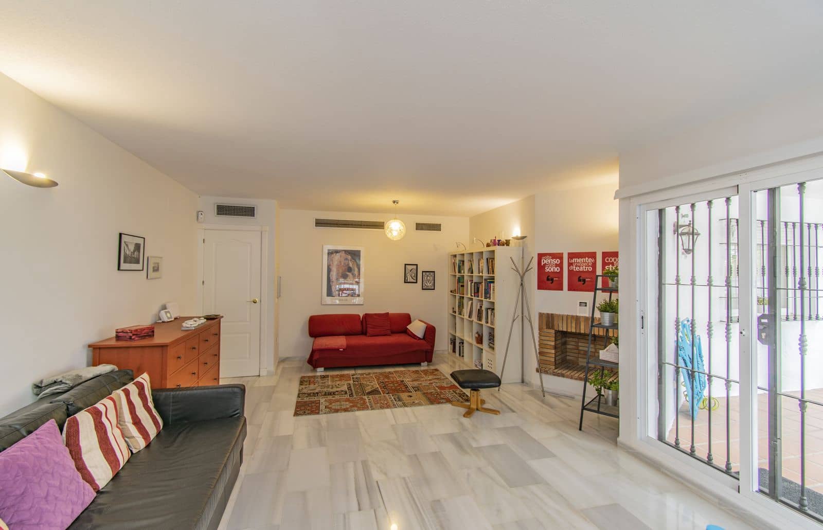 2 soverom Leilighet til salgs i Nueva Andalucia med svømmebasseng garasje - € 414 000 (Ref: 9484122)