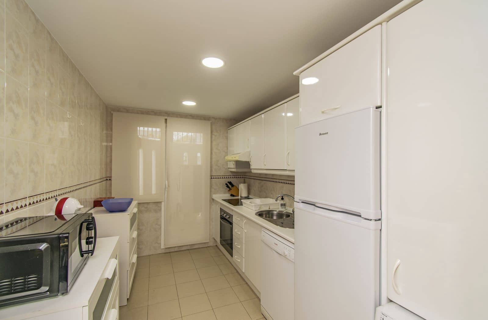 2 soverom Leilighet til salgs i Nueva Andalucia med svømmebasseng garasje - € 414 000 (Ref: 9484122)