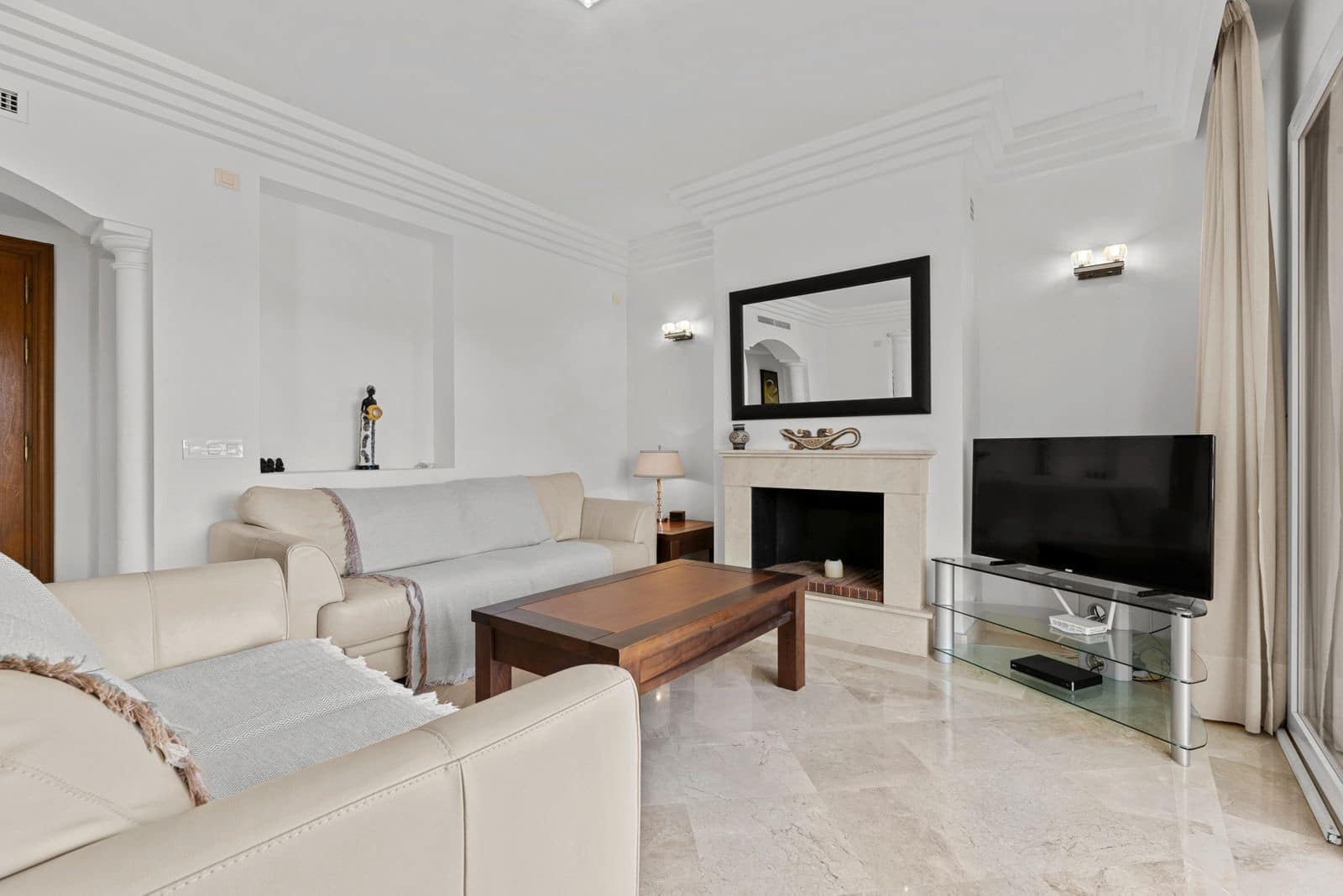 3 chambre Penthouse à vendre à Casares avec piscine garage - 595 000 € (Ref: 9496439)