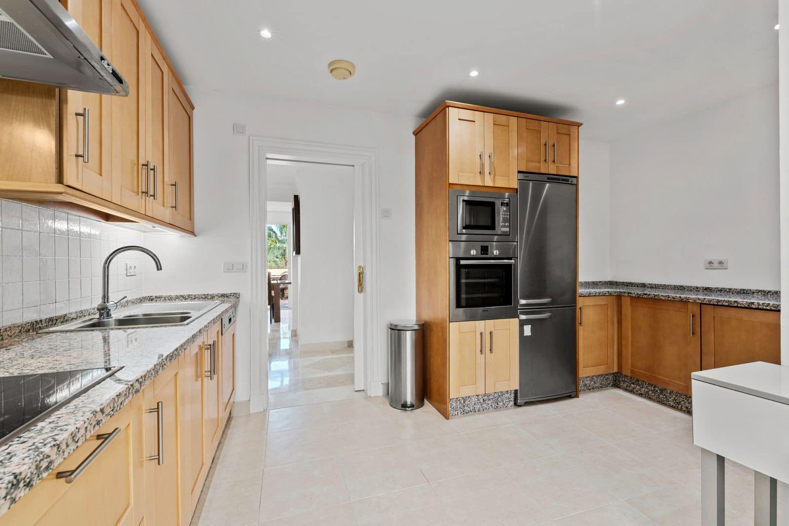 3 chambre Penthouse à vendre à Casares avec piscine garage - 595 000 € (Ref: 9496439)