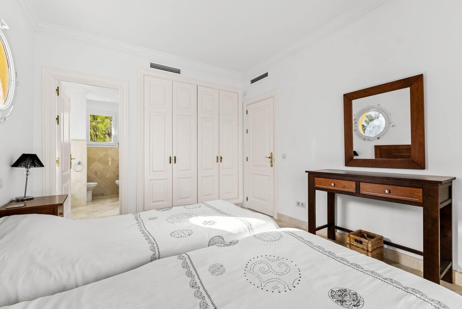 3 chambre Penthouse à vendre à Casares avec piscine garage - 595 000 € (Ref: 9496439)