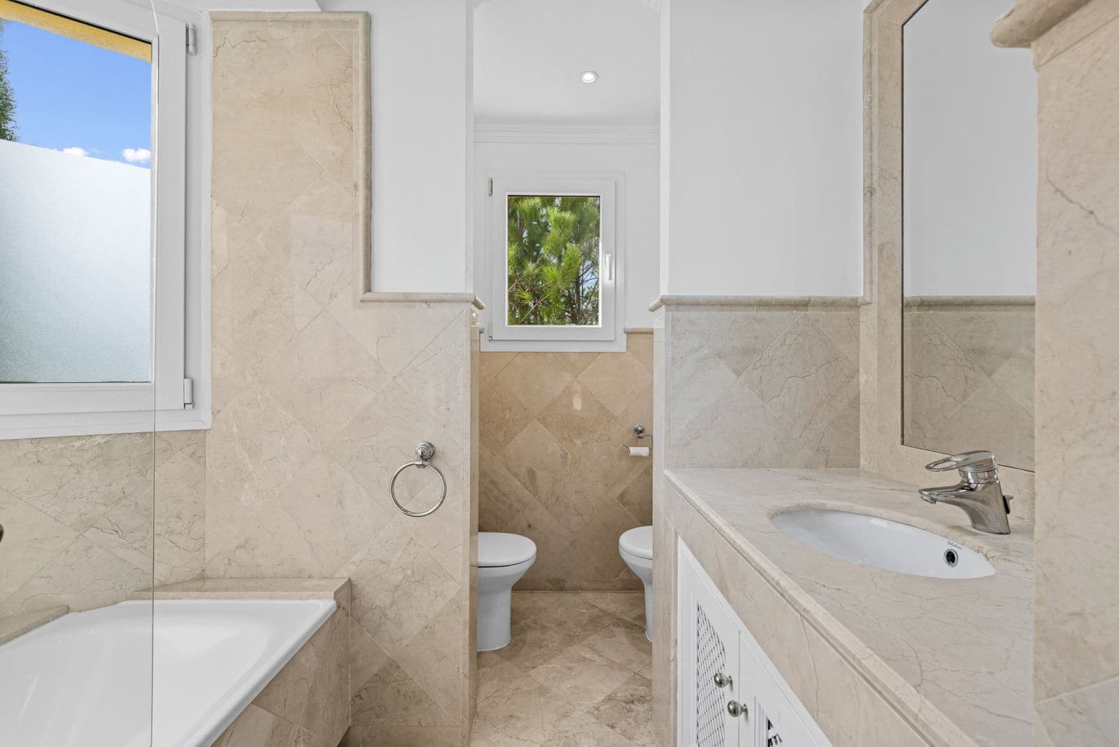 3 chambre Penthouse à vendre à Casares avec piscine garage - 595 000 € (Ref: 9496439)