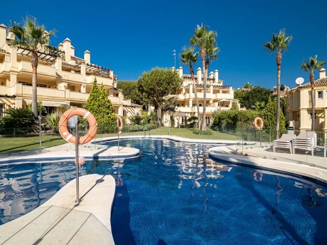 3 chambre Penthouse à vendre à Casares avec piscine garage - 595 000 € (Ref: 9496439)