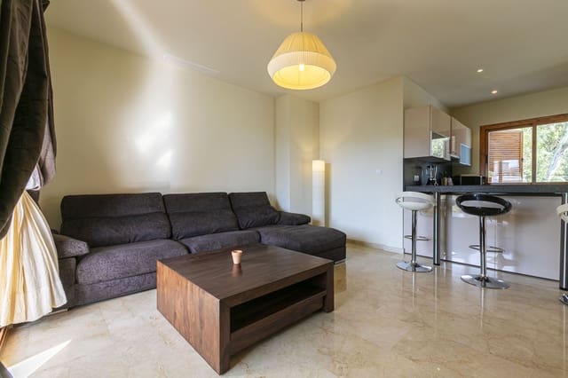 2 bedroom Apartment for sale in Nueva Andalucia, Marbella with pool garage - € 397,000 (Ref: 9496441)