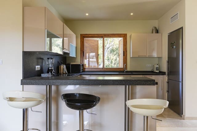 2 bedroom Apartment for sale in Nueva Andalucia, Marbella with pool garage - € 397,000 (Ref: 9496441)