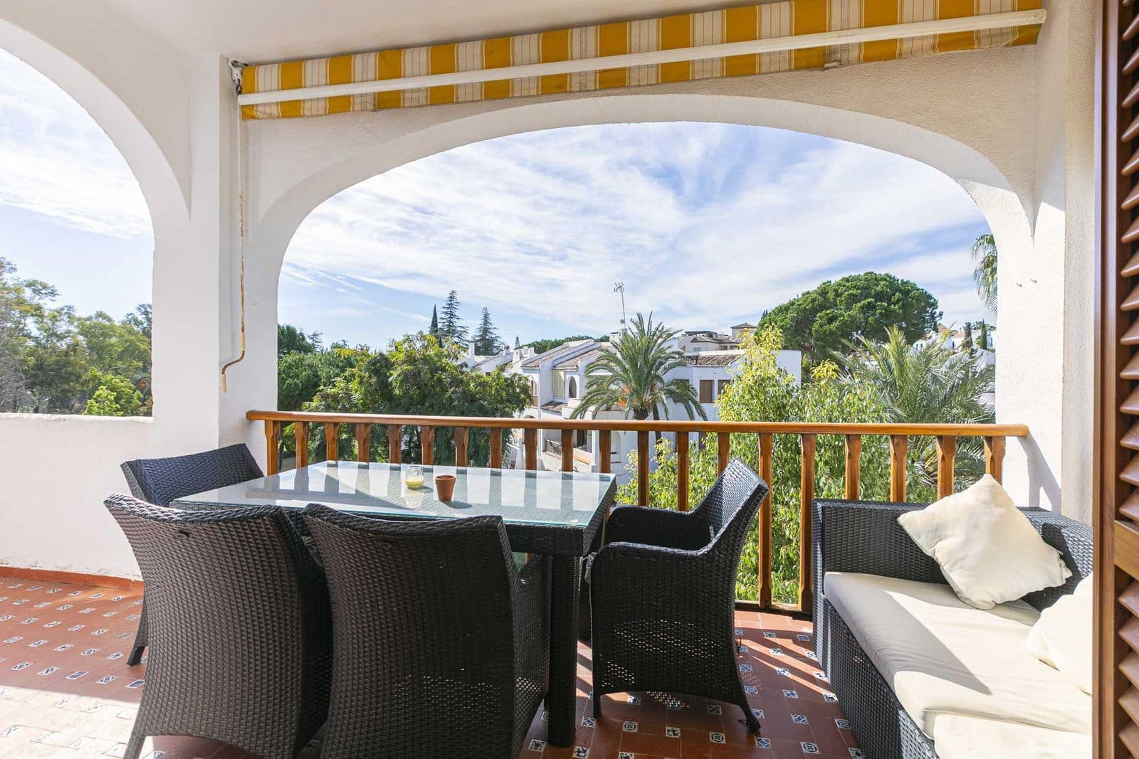 2 bedroom Apartment for sale in Nueva Andalucia with pool garage - € 397,000 (Ref: 9496441)