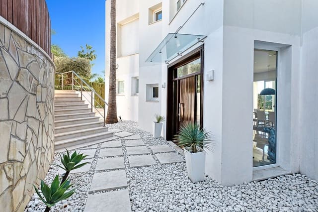 4 makuuhuone Huvila myytävänä paikassa El Rosario, Marbella mukana uima-altaan 
autotalli - 2 595 000 € (Ref: 9524771)