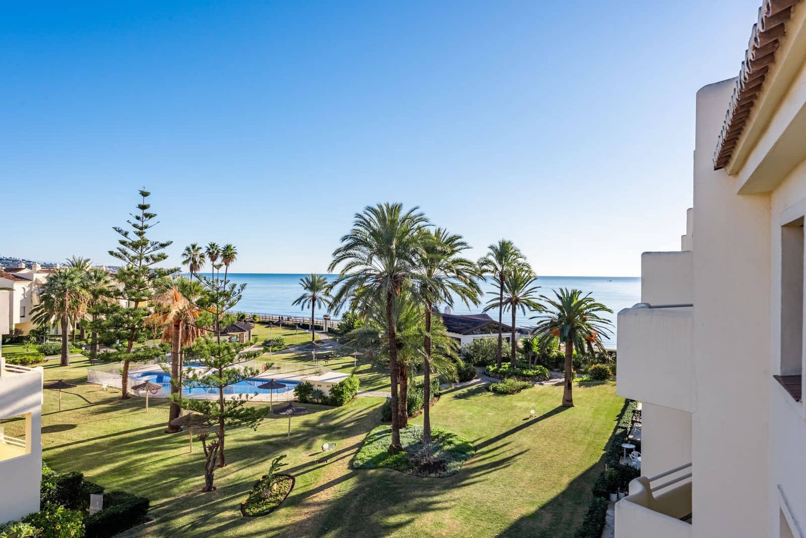 2 sypialnia Apartament przy plaży na sprzedaż w La Cala de Mijas z basenem garażem - 599 000 € (Ref: 9544456)