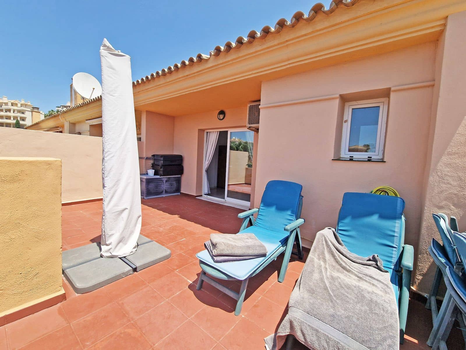 3 slaapkamer Penthouse te koop in Riviera del Sol met zwembad garage - € 395.000 (Ref: 9570163)