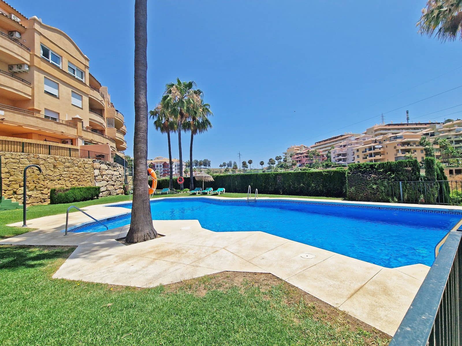 3 slaapkamer Penthouse te koop in Riviera del Sol met zwembad garage - € 395.000 (Ref: 9570163)