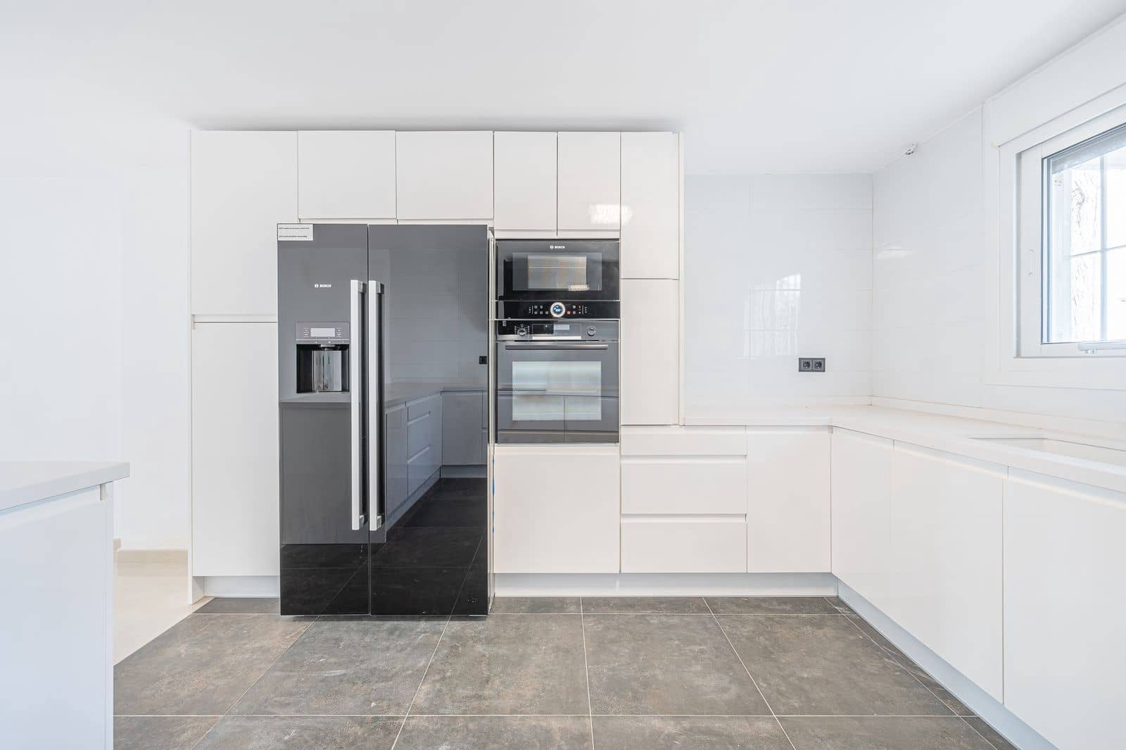 3 Zimmer Haus zu verkaufen in Nueva Andalucia mit Pool Garage - 699.000 € (Ref: 9570166)