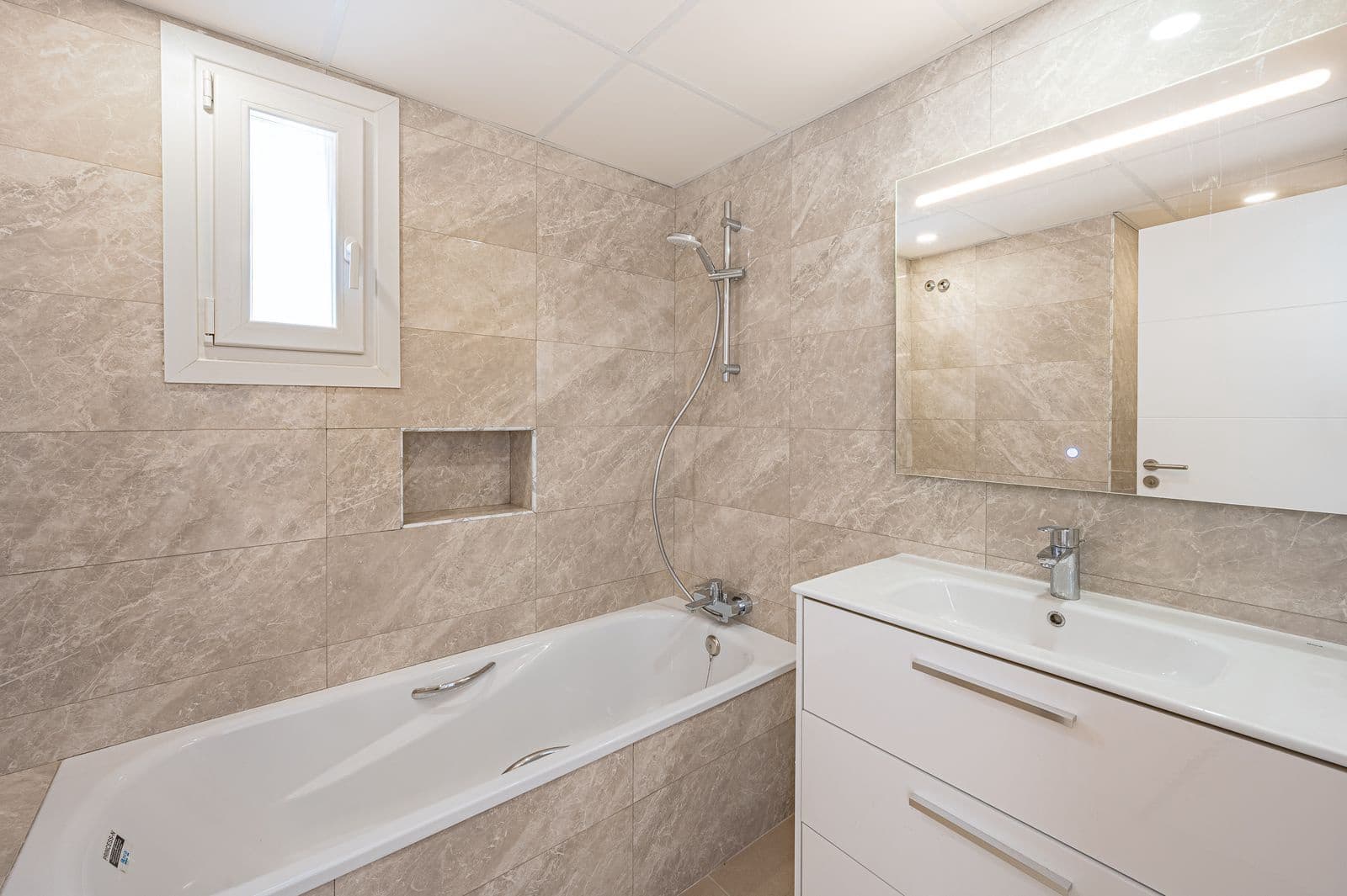 3 Zimmer Haus zu verkaufen in Nueva Andalucia mit Pool Garage - 699.000 € (Ref: 9570166)