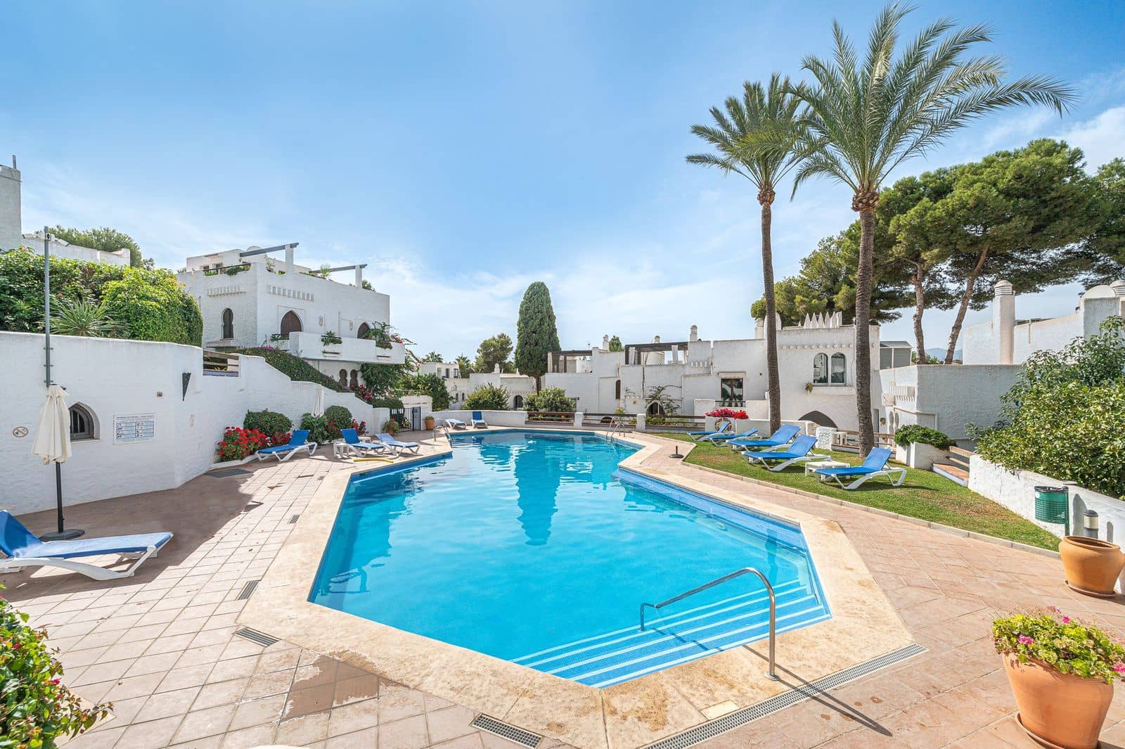 3 Zimmer Haus zu verkaufen in Nueva Andalucia mit Pool Garage - 699.000 € (Ref: 9570166)