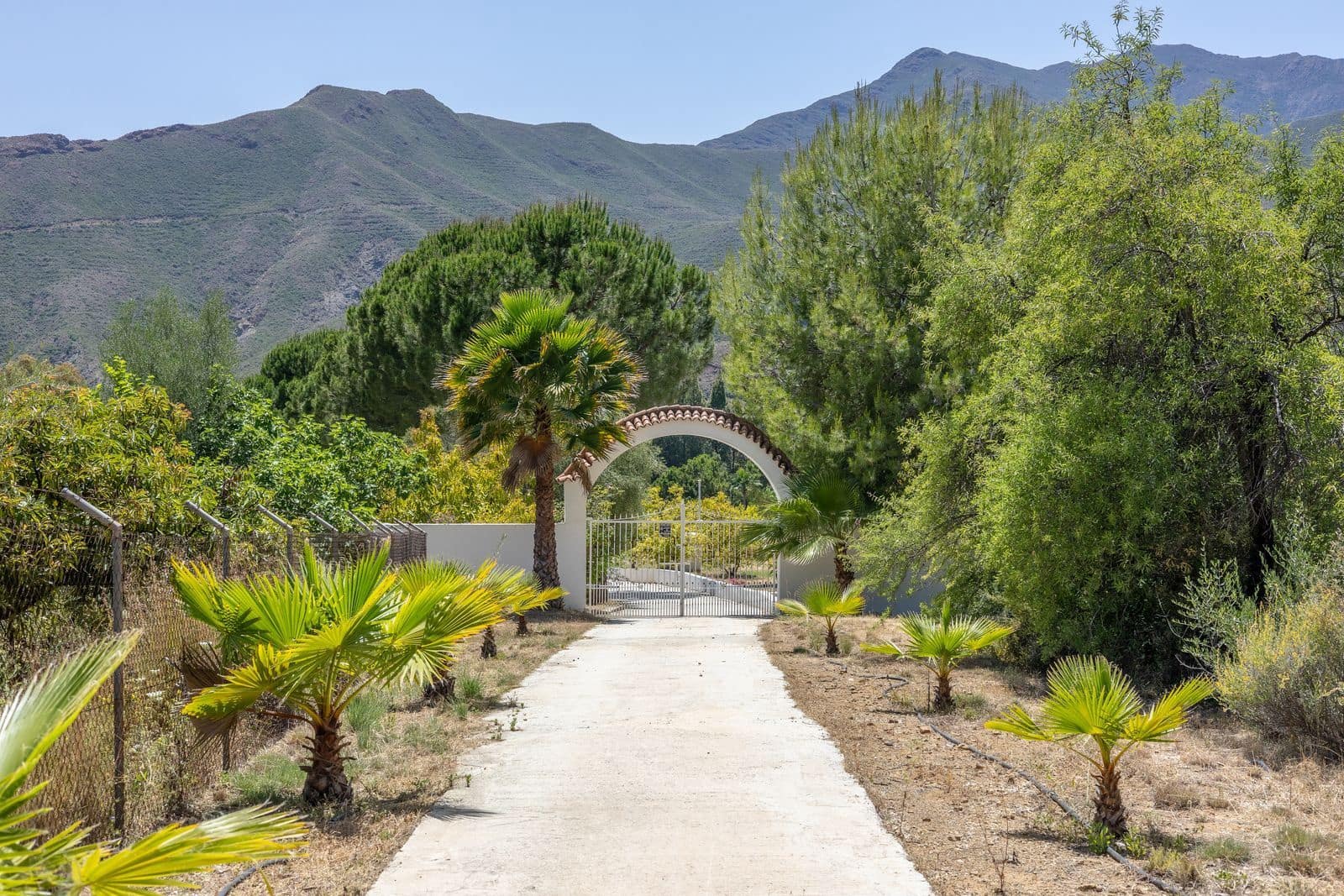 4 bedroom Villa for sale in Alhaurin el Grande with pool garage - € 795,000 (Ref: 9598181)