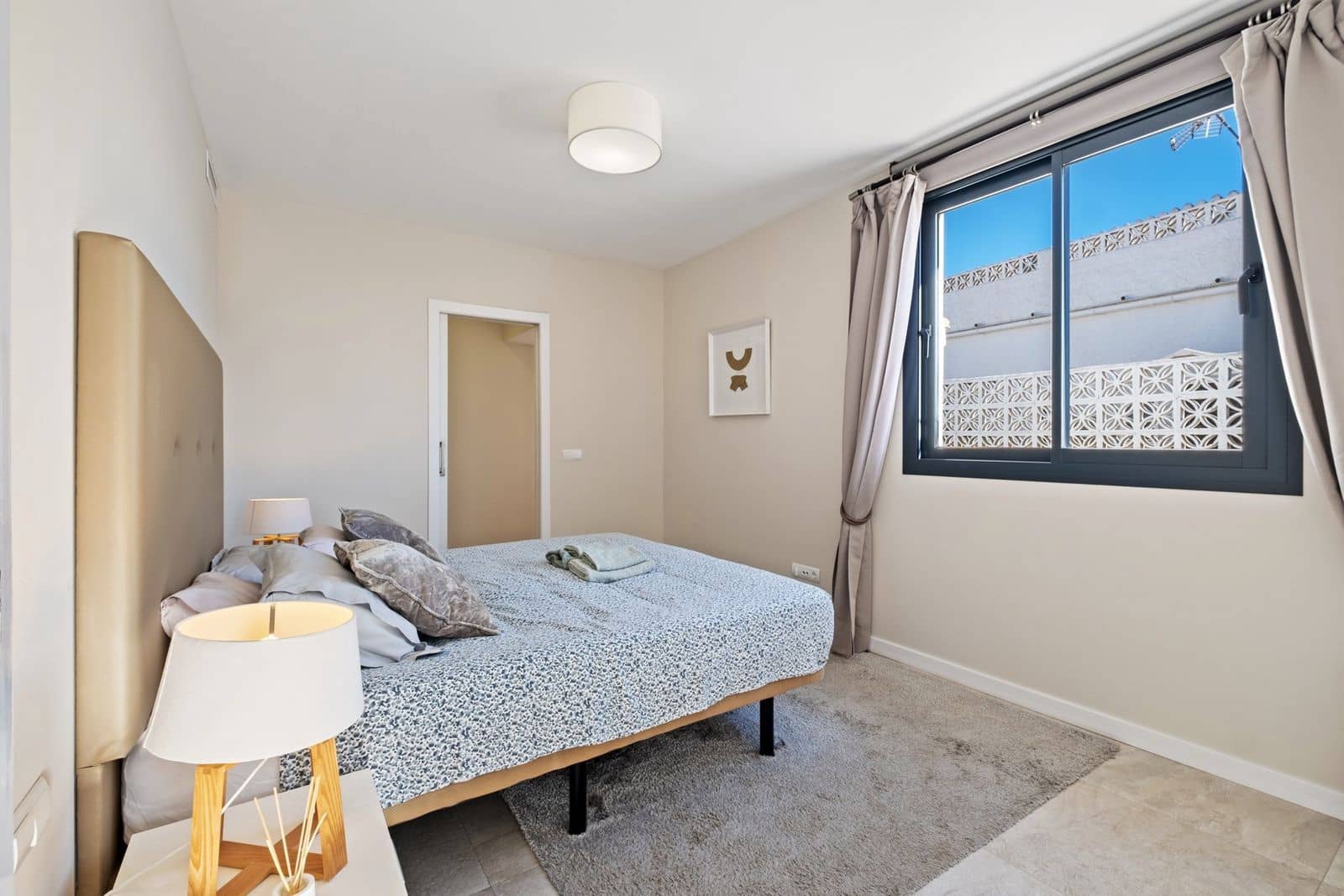 5 makuuhuone Huvila myytävänä paikassa El Faro mukana uima-altaan 
autotalli - 849 999 € (Ref: 9598311)