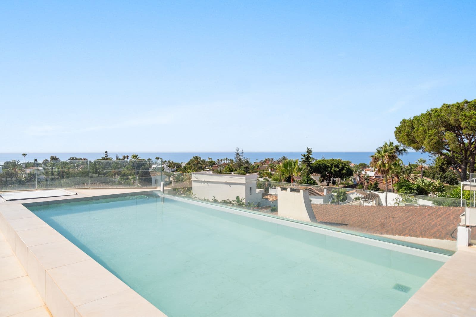 3 soverom Villa til salgs i Marbesa med svømmebasseng garasje - € 1 595 000 (Ref: 9606338)