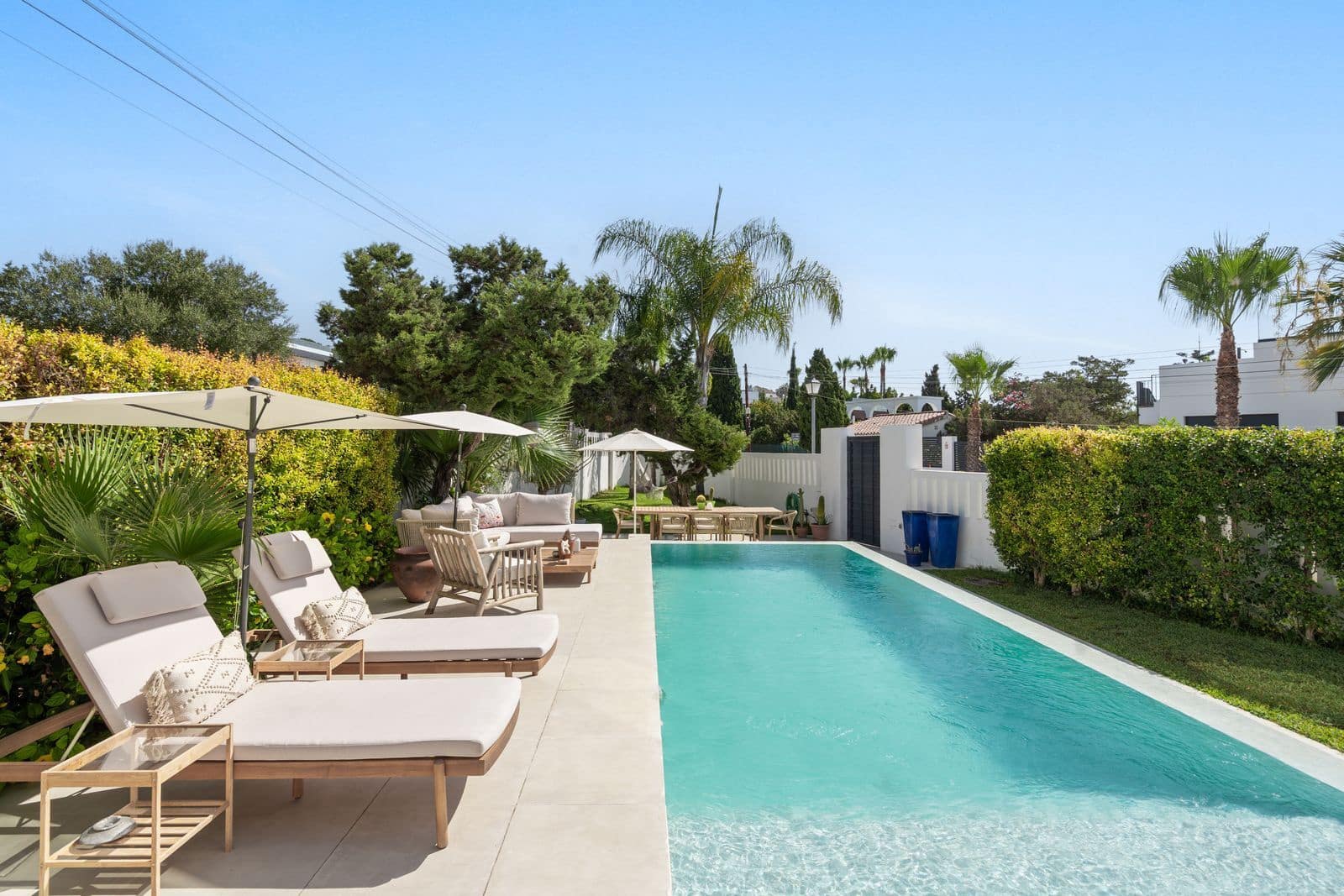 3 soverom Villa til salgs i Marbesa med svømmebasseng garasje - € 1 595 000 (Ref: 9606338)