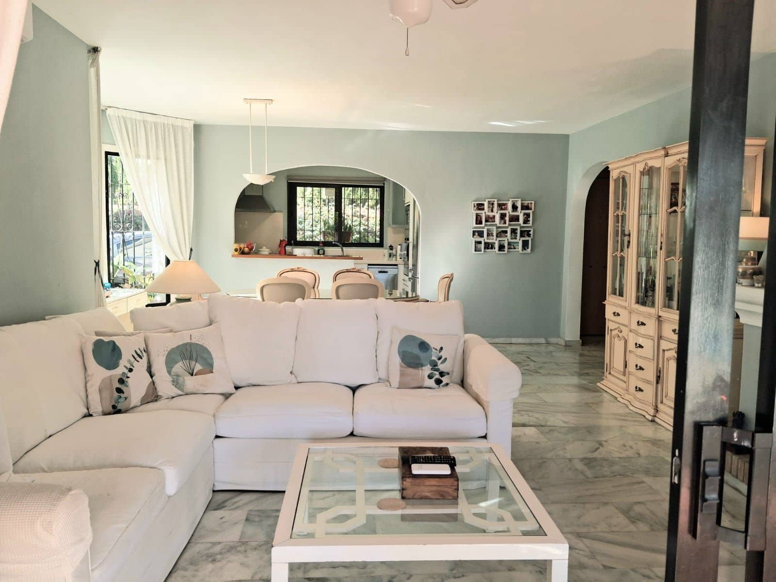 4 bedroom Villa for sale in Calahonda with pool garage - € 950,000 (Ref: 9606658)