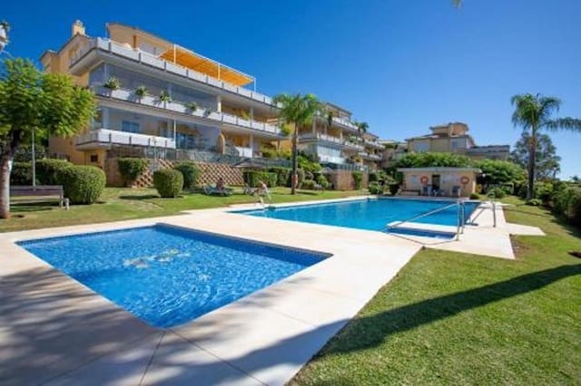 2 bedroom Apartment for sale in Cabopino, Marbella with pool garage - € 525,000 (Ref: 9606664)