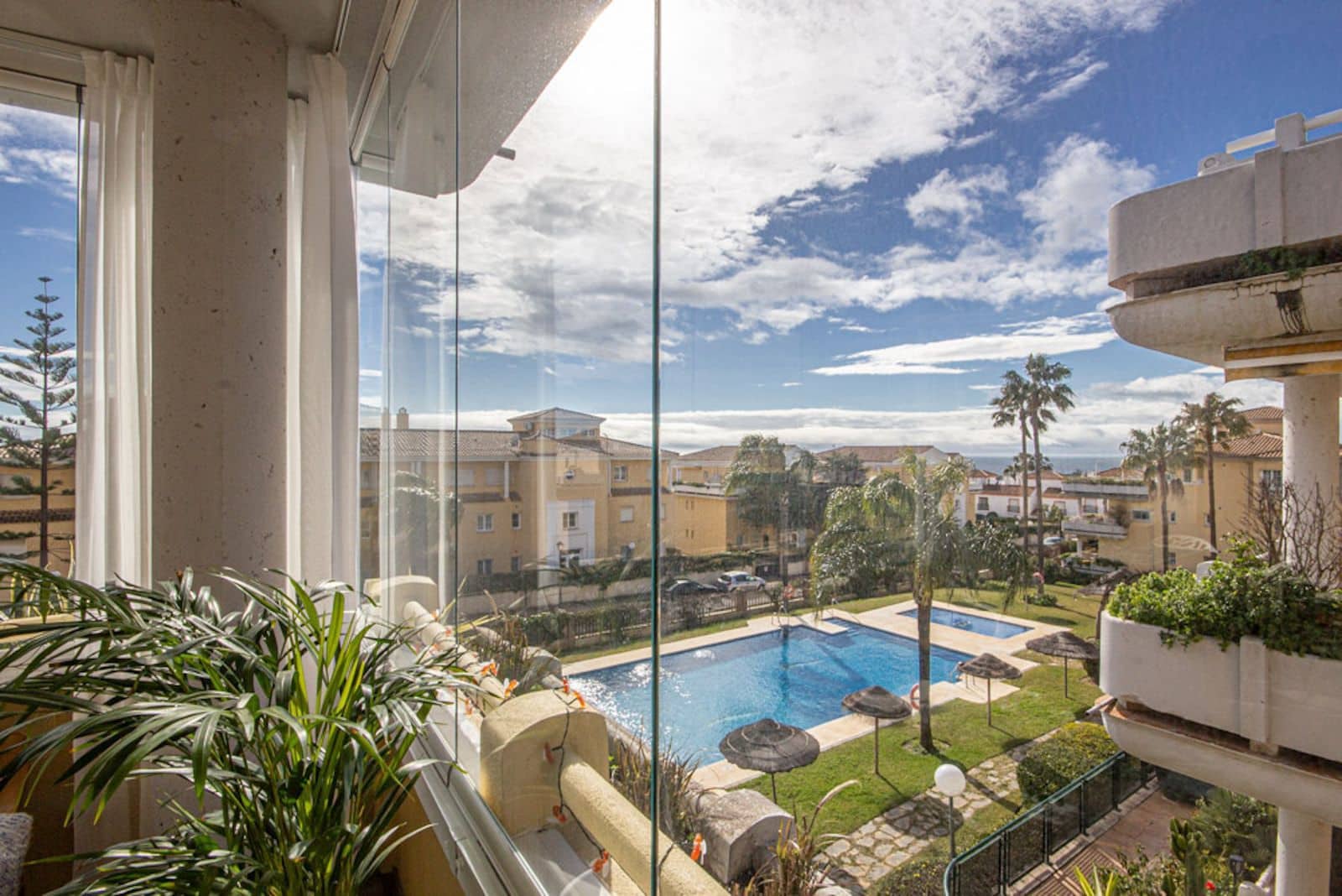 2 soveværelse Lejlighed til salg i Cabopino med swimmingpool garage - € 525.000 (Ref: 9606664)