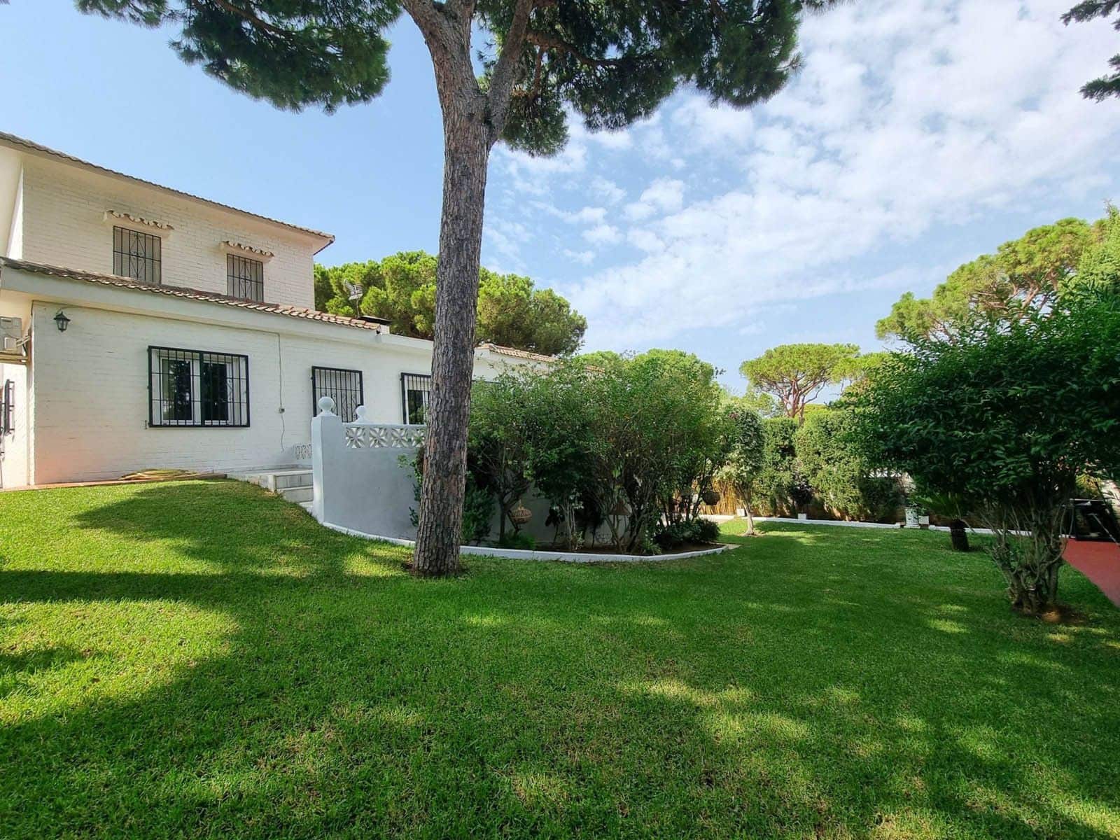 3 bedroom Villa for sale in Calahonda with pool garage - € 1,200,000 (Ref: 9606666)