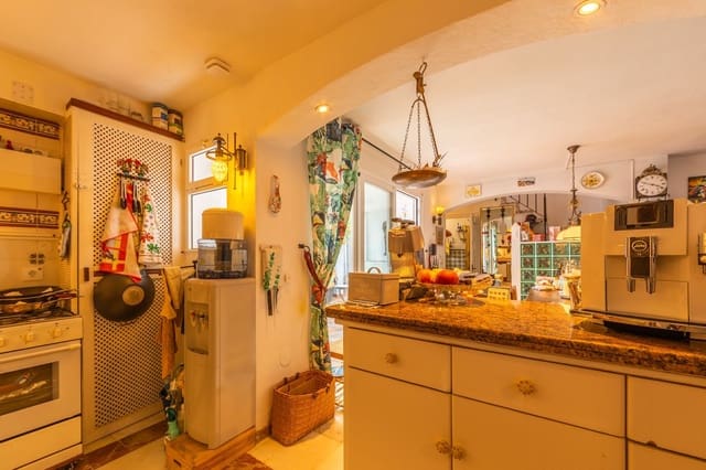 2 makuuhuone Omakotitalo myytävänä paikassa Casares mukana uima-altaan 
autotalli - 418 000 € (Ref: 9628351)