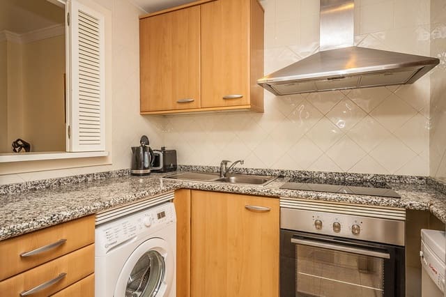 2 chambre Appartement à vendre à Elviria, Marbella avec piscine garage - 385 000 € (Ref: 9632751)