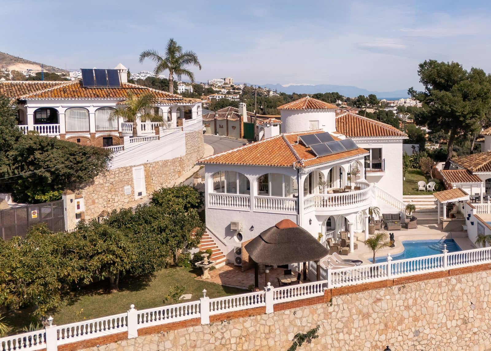 4 soverom Villa til salgs i Benalmadena med svømmebasseng garasje - € 1 395 000 (Ref: 9640938)