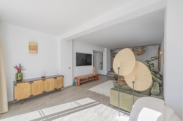 2 chambre Villa/Maison à vendre à Elviria, Marbella avec piscine garage - 685 000 € (Ref: 9641014)