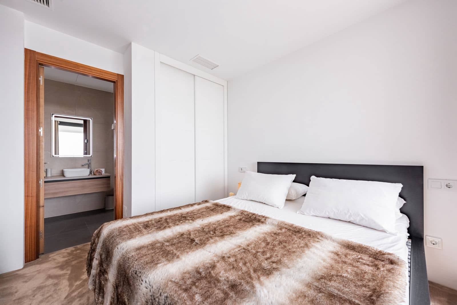 3 slaapkamer Villa te koop in Estepona met zwembad garage - € 1.400.000 (Ref: 9676277)