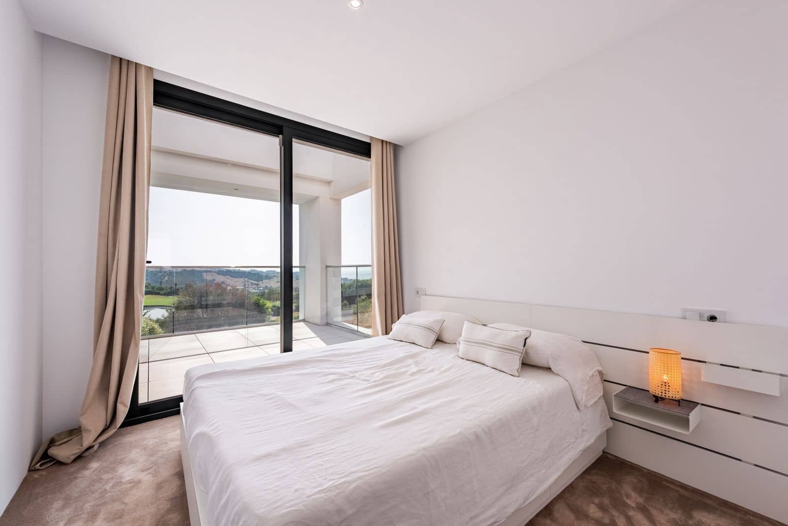 3 slaapkamer Villa te koop in Estepona met zwembad garage - € 1.400.000 (Ref: 9676277)