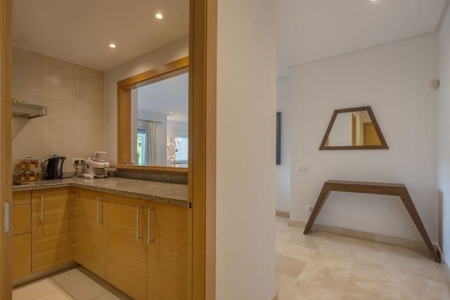 3 sovrum Lägenhet till salu i Estepona med pool garage - 1 200 000 € (Ref: 9676316)