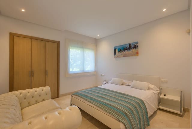 3 sovrum Lägenhet till salu i Estepona med pool garage - 1 200 000 € (Ref: 9676316)