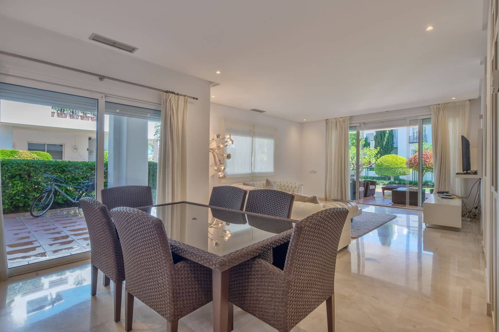3 sovrum Lägenhet till salu i Estepona med pool garage - 1 200 000 € (Ref: 9676316)