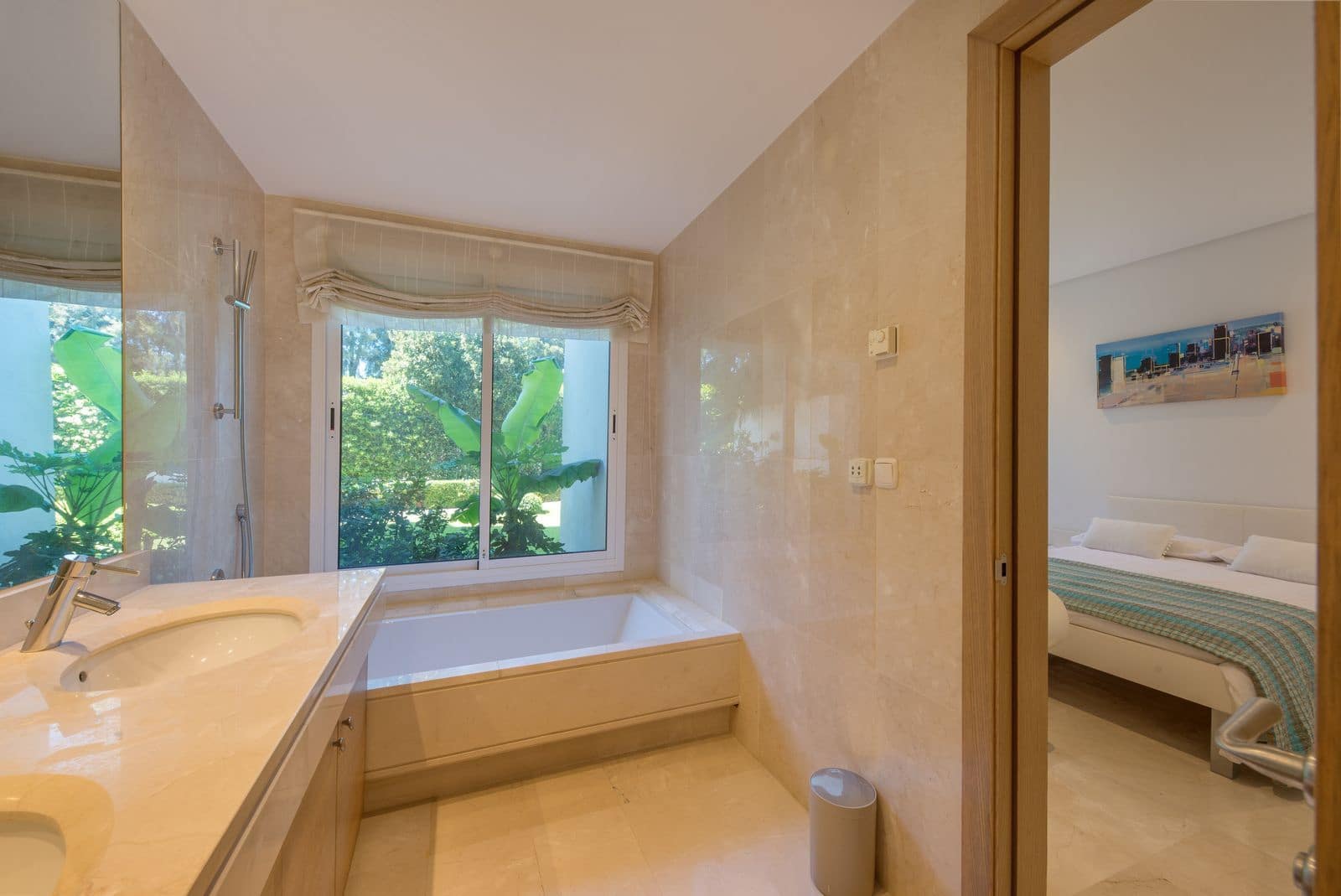 3 sovrum Lägenhet till salu i Estepona med pool garage - 1 200 000 € (Ref: 9676316)