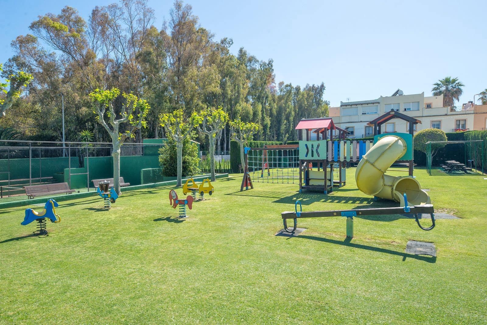 3 sovrum Lägenhet till salu i Estepona med pool garage - 1 200 000 € (Ref: 9676316)