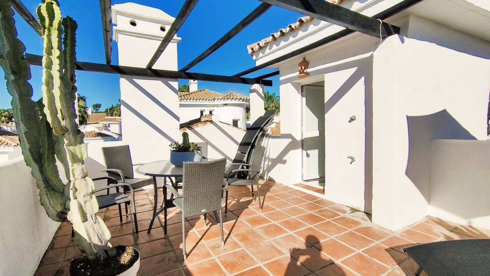 3 soveværelse Penthouse til salg i Nueva Andalucia med swimmingpool garage - € 560.000 (Ref: 9676330)