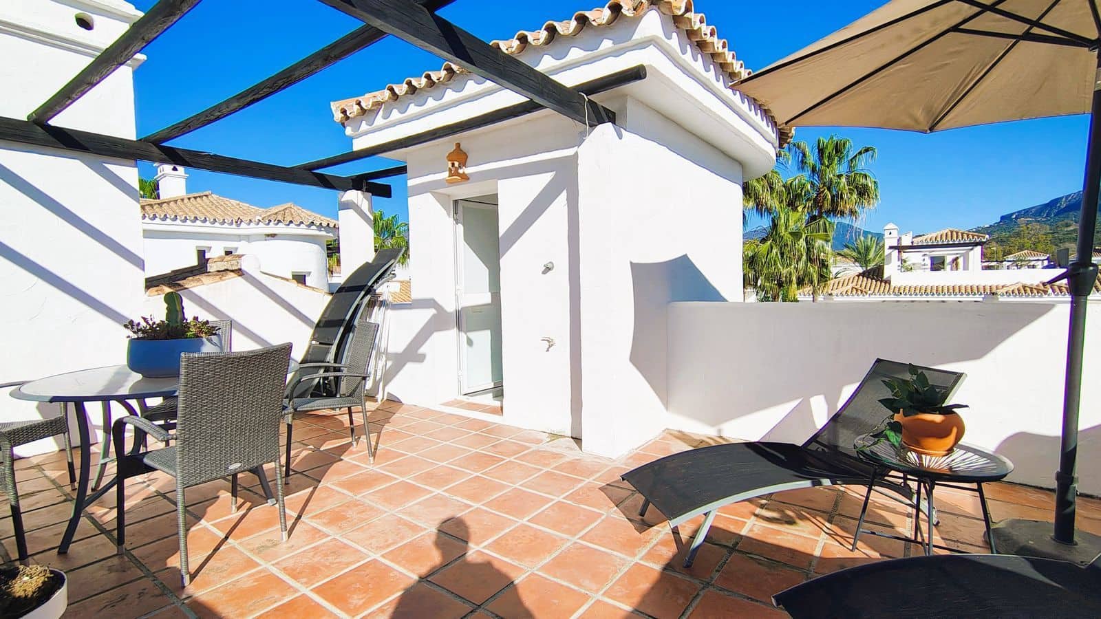 3 soveværelse Penthouse til salg i Nueva Andalucia med swimmingpool garage - € 560.000 (Ref: 9676330)