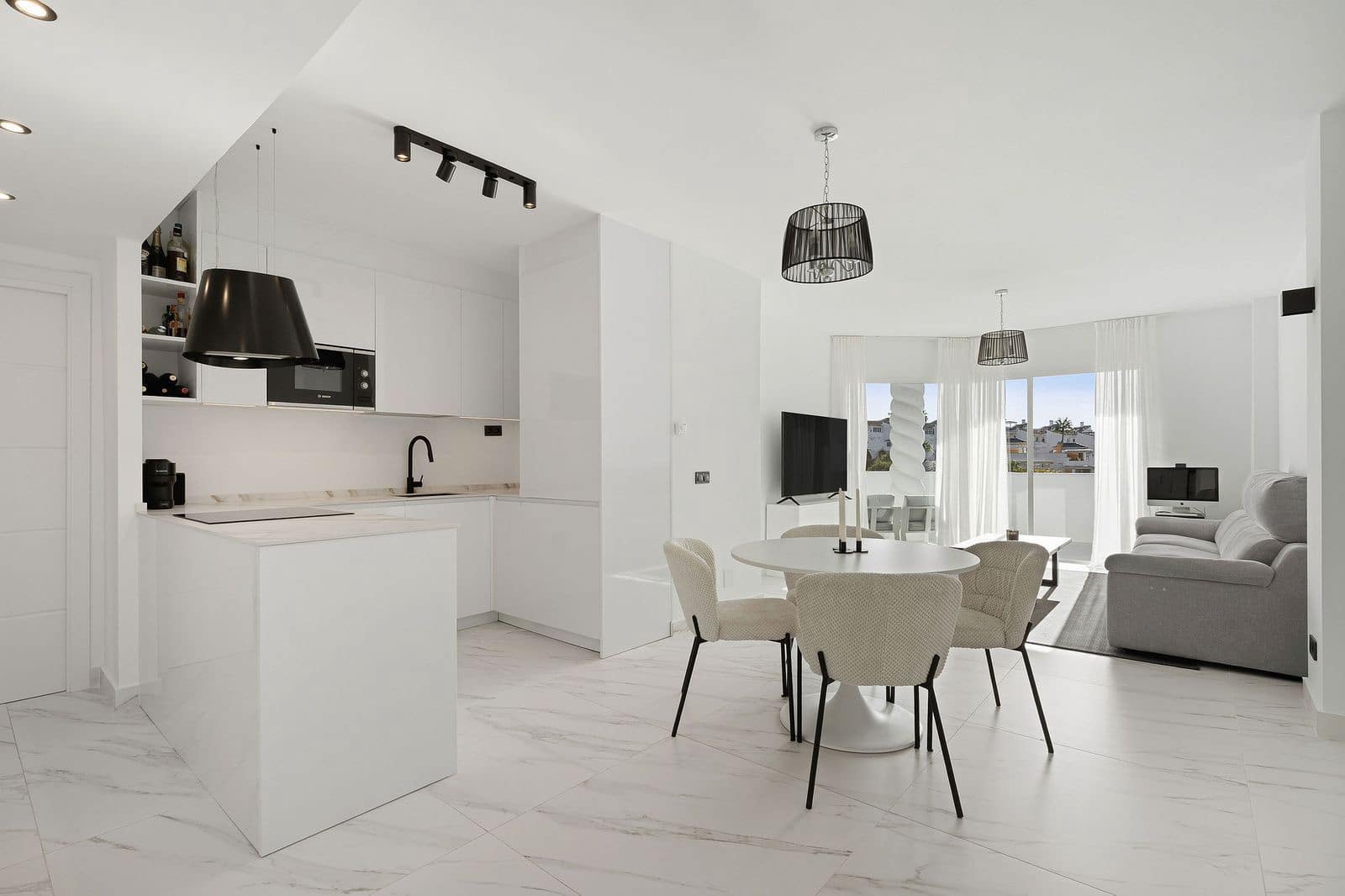 3 slaapkamer Appartement te koop in Calahonda met zwembad garage - € 429.000 (Ref: 9679188)